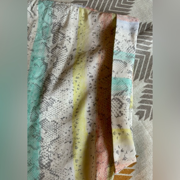 Apt.9 Snake Print Blouse XL - Picture 3 of 4